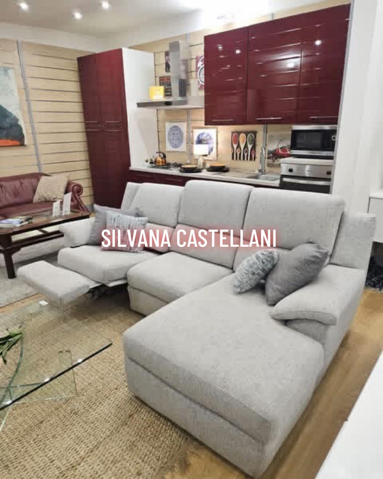 	Divano posti in tessuto